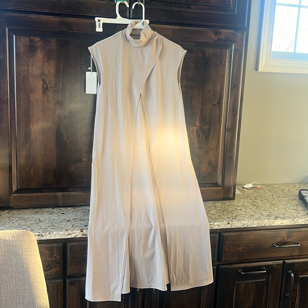 NWT * Musera Tan High Neck Split Front Longline T… - image 8